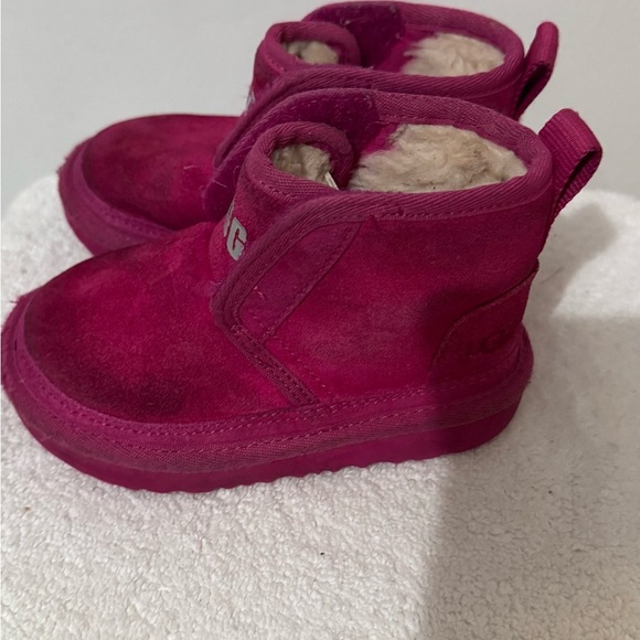 UGG Neumel EZ-Fit Toddler size 8C Boots - Picture 2 of 10